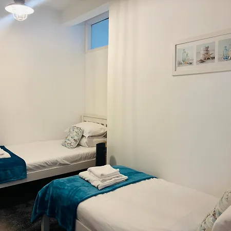 Apartment Seawards 2 Bedroomed Seafront *