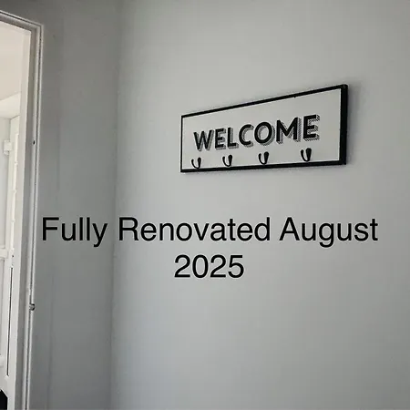 Seawards 2 Bedroomed Seafront Апартаменты *